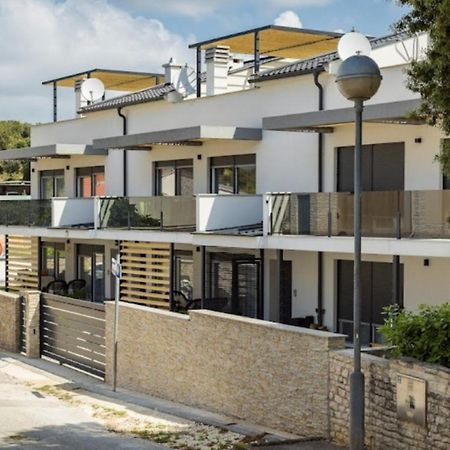 Ferienwohnung Crostar Pjescana Uvala Exterior foto