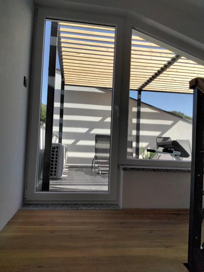 Ferienwohnung Crostar Pjescana Uvala Exterior foto